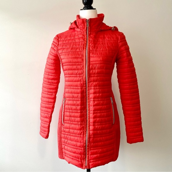 Packable Lightweight Puffer Jacket | Montreal Boutique - Picture 5 of 10